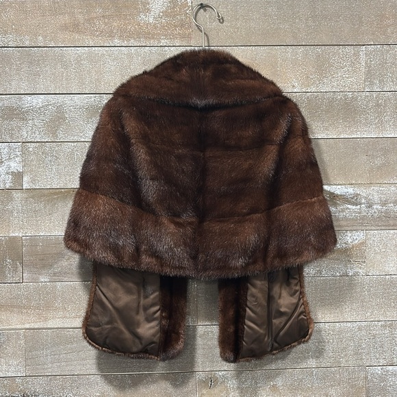 Peter Duffy Fur shoulder cape - Picture 10 of 10